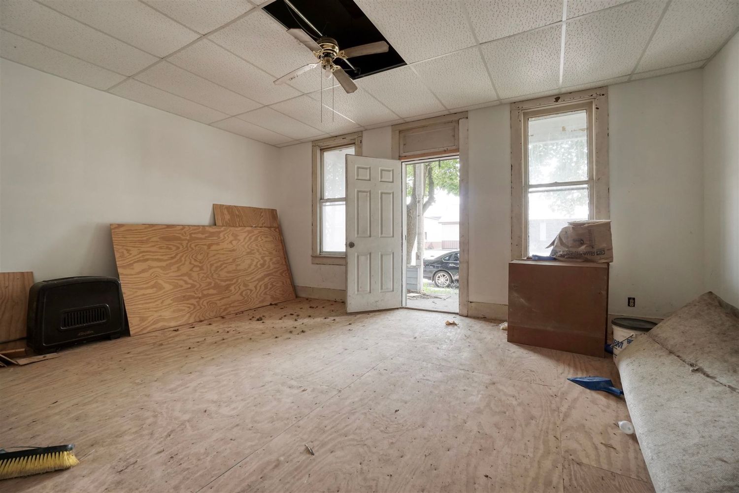 131 N 8th St, Decatur, IN 46733